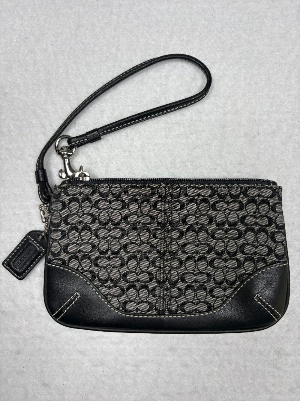 Coach Vintage Signature Monogram Canvas Wristlet Y2K Downtown Girl Retro Chic